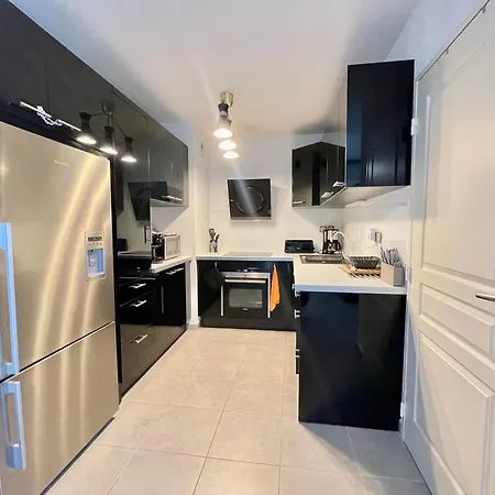 Appartement 3 Pieces Cosy Avec Climatisation Et Garage A - Fr-1-338-576 *