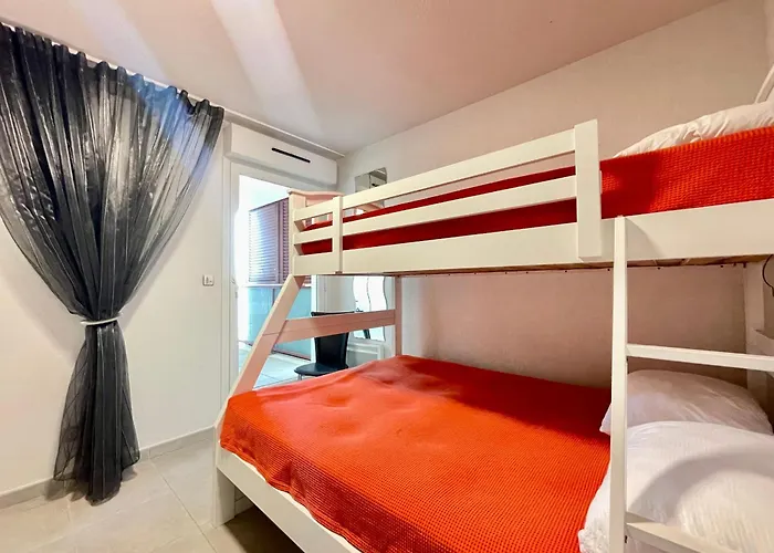 3 Pieces Cosy Avec Climatisation Et Garage A - Fr-1-338-576 塞特港